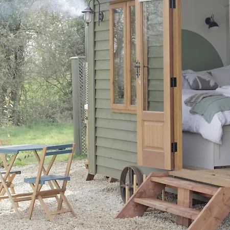 Hidden Gem Luxury Shepherd Hut - Pea Pod Wimbish Exterior photo